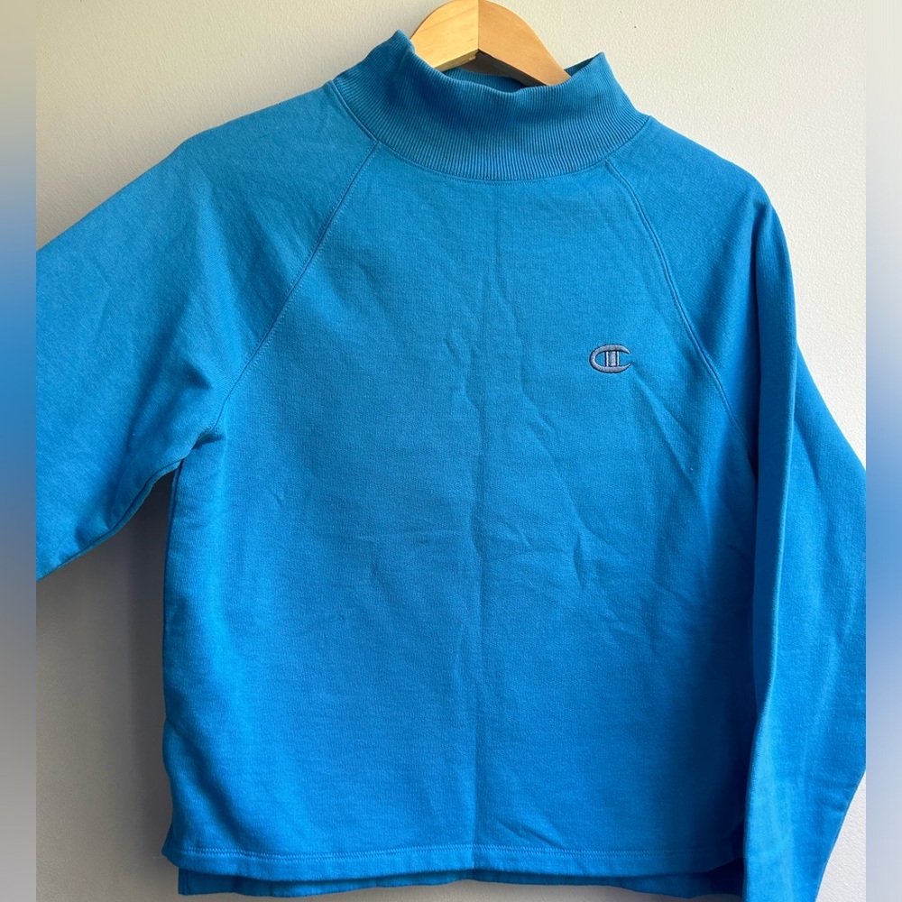 CHAMPIONS womens size small crop sweatshirt
